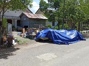 USK Aceh Bongkar Paksa 8 Rumah Dosen, Penghuni Pertanyakan Surat Perintah USK Aceh Bongkar Paksa 8 Rumah Dosen, Penghuni Pertanyakan Surat Perintah