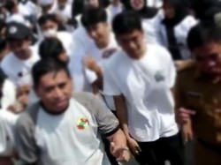 Geger Siswa-Guru di Sukabumi Joget Berkerumun di Tengah PPKM Level 3