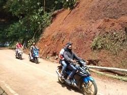 Tertimbun Longsor, Akses Menuju 4 Kecamatan Cianjur Kembali Bisa Dilalui