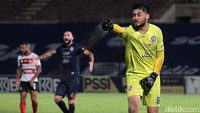 Dalam pertandingan ini, gawang Arema FC yang dikawal Adilson kebobolan satu gol di menit ke-51.