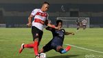 Arema FC Kalahkan Madura United