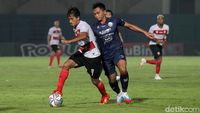 Arema FC Kalahkan Madura United