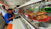 Asyik, Kini Makan di Warteg Tak Dibatasi Waktu