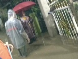 Banjir Setinggi Paha Genangi Wilayah Campaka Bandung