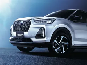 Skandal Uji Tabrak Daihatsu Berlanjut, Rocky-Raize Hybrid Kena Dampak Skandal Uji Tabrak Daihatsu Berlanjut, Rocky-Raize Hybrid Kena Dampak