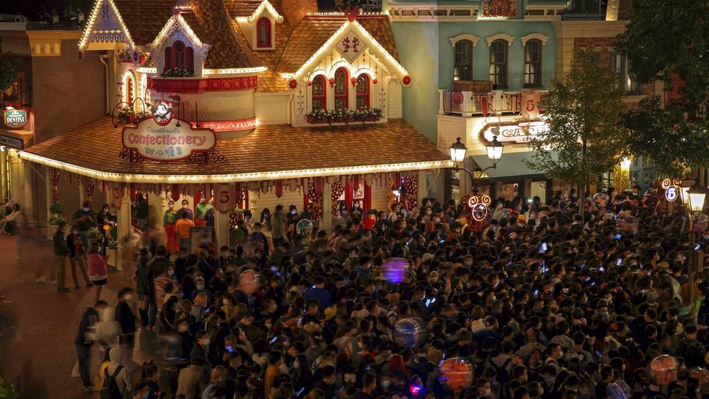 Disneyland Shanghai Langsung Ditutup Gegara 1 Kasus Corona