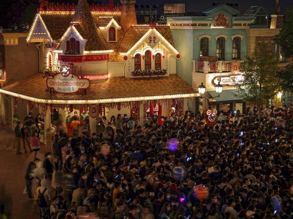 Disneyland Shanghai Langsung Ditutup Gegara 1 Kasus Corona