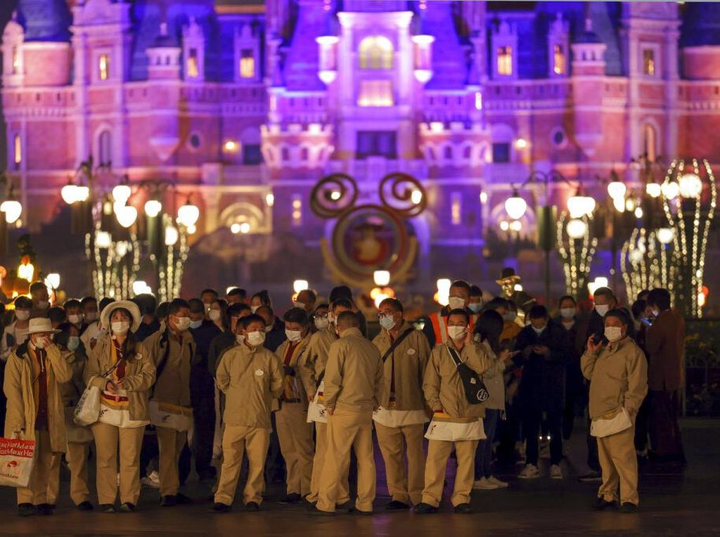 34 Ribu Pengunjung Disneyland Shanghai Terjebak Usai Laporan 1 Kasus Corona