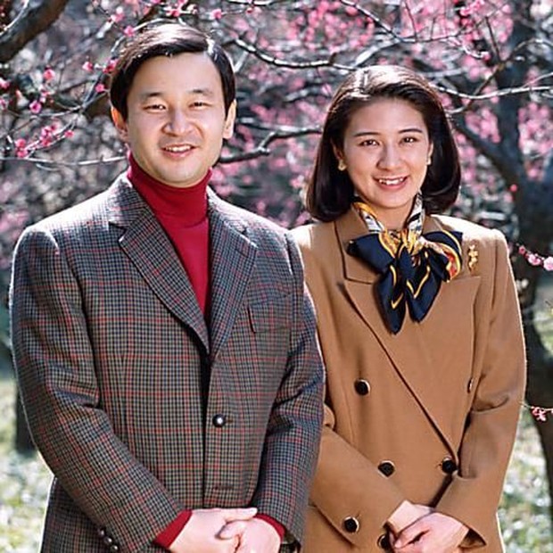 Foto: pinterest.com/mi-mollet Owada Masako pertama bertemu Naruhito di acara minum teh/