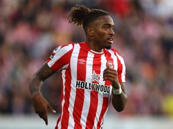 Duh, Pemain Brentford Ini Hina Klubnya Sendiri saat Liburan