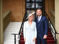 Harry Kane Memble, Istrinya Diserang