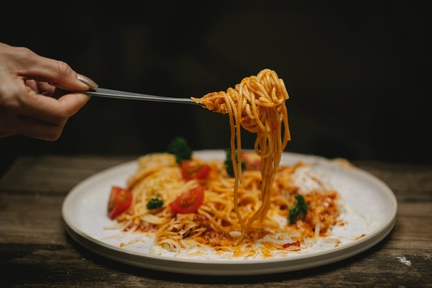 Kerajaan Inggris melarang mengonsumsi pasta/ Foto: Pexels/ Klaus Nielsen Kerajaan Inggris melarang mengonsumsi pasta