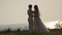 7 Foto Pernikahan Serba Putih Natasha Wilona & Teuku Rassya di Tepi Danau