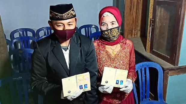 Nenek Yainem dan Ali