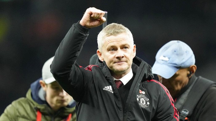 Manchester Uniteds manager Ole Gunnar Solskjaer celebrates after the English Premier League soccer match between Tottenham Hotspur and Manchester United at the Tottenham Hotspur Stadium in London, Saturday, Oct. 30, 2021. (AP Photo/Frank Augstein)