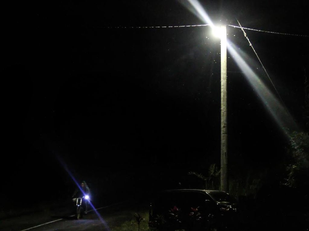Waduh! Jalan Salawu-Singaparna Tasikmalaya Banyak Lampu Penerangan Mati