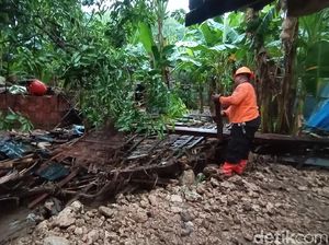 Banjir Terjang Undaan Kudus, 2 Rumah Ambruk dan Belasan Rusak