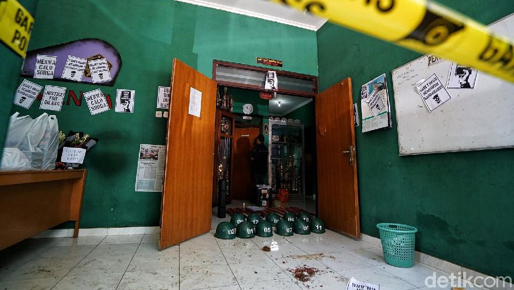 Polisi Kembali Olah TKP Kasus Tewasnya Peserta Diksar Menwa UNS Polisi Kembali Olah TKP Kasus Tewasnya Peserta Diksar Menwa UNS