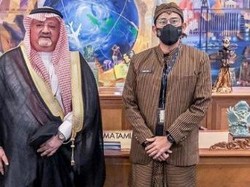 Pariwisata RI-Arab Saudi Segera Dibuka, Sandiaga Ajak Dubes Makan Basreng