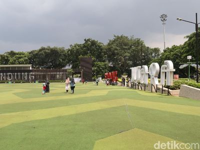 Taman Alun-alun Kota Bandung Kembali Dibuka