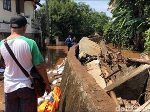 Tanggul Jebol di Perumahan Bumi Nasio Indah Bekasi Baru Sebulan Diperbaiki