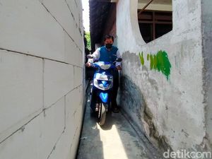 Tembok Dibongkar, Kini Keluarga Ridwan Dapat Akses Jalan Lagi Tembok Dibongkar, Kini Keluarga Ridwan Dapat Akses Jalan Lagi