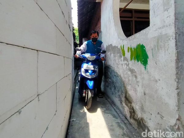 Tembok Dibongkar, Kini Keluarga Ridwan Dapat Akses Jalan Lagi