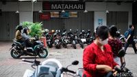 Terkini! Suasana Gerai Matahari yang Tutup di Pasar Baru