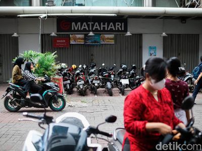 Terkini! Suasana Gerai Matahari yang Tutup di Pasar Baru