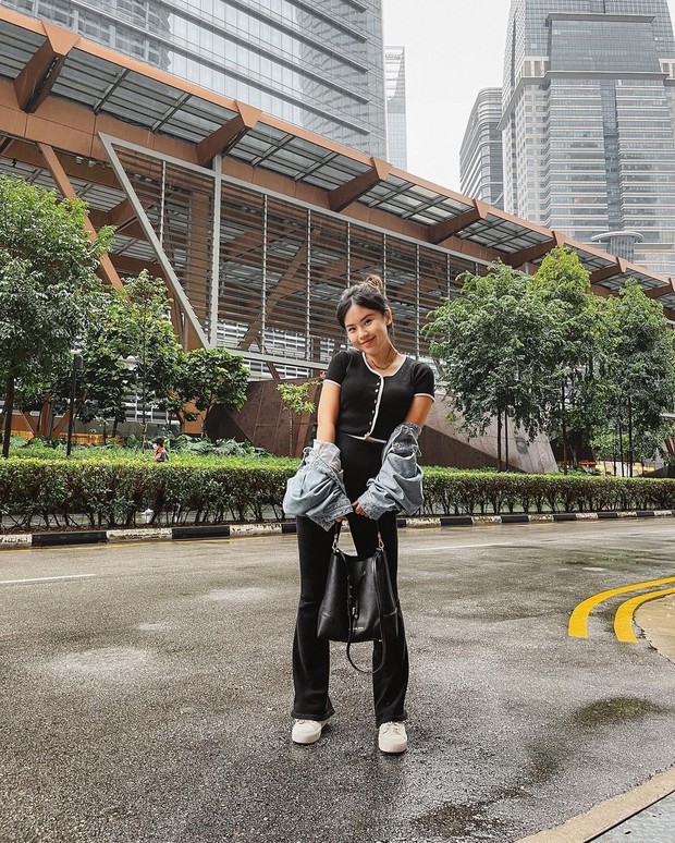 All Black Style/Foto: instagram.com/@titantyra All Black Style/Foto: instagram.com/@titantyra