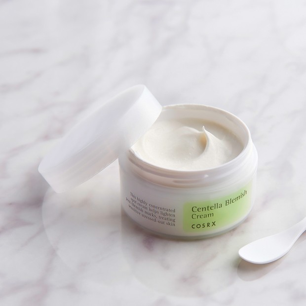 COSRX Centella Blemish Cream/Foto: instagram.com/cosrx_indonesia Rekomendasi obat totol jerawat dengan kandungan centella asiatica: COSRX Centella Blemish Cream