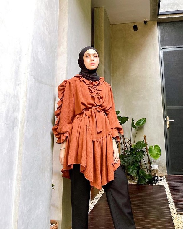 Fashion style Nycta Gina