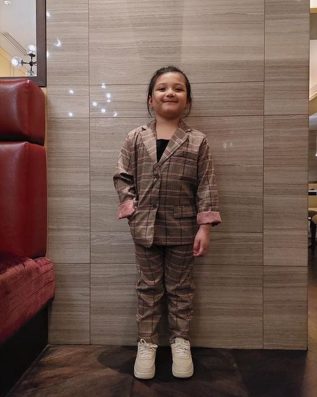 Gaya anak seleb