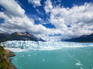 Gletser Dunia Meleleh, Ada Ribuan Bakteri yang Mengintai