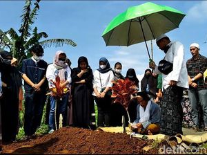 Hanna Kirana Meninggal dalam Keadaan Tersenyum Hanna Kirana Meninggal dalam Keadaan Tersenyum