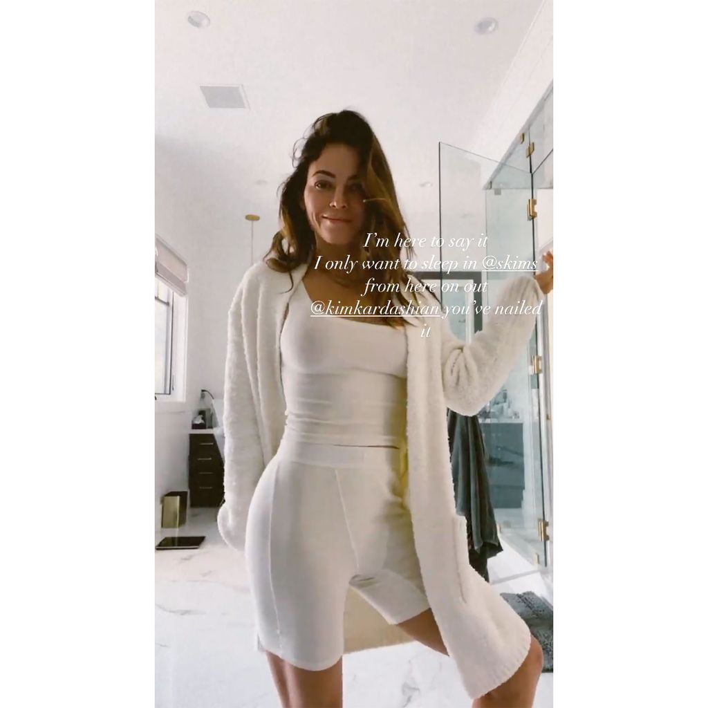 Jenna Dewan memakai Skims