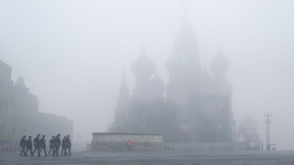 Wajah Moskow Saat Ditelan Kabut dan Bikin Pesawat Delay