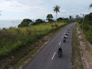 Komunitas Vespa Touring ke Pulau Belitung