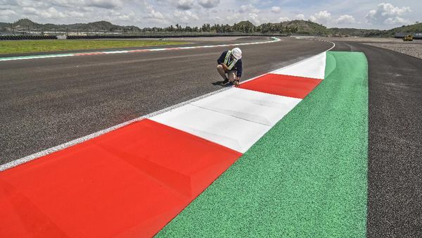 Cakep! Run Off Sirkuit Mandalika Mulai Dicat