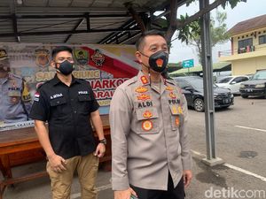 Warga Dipungli Karang Taruna, Kapolres Karawang: Jangan Takut Melapor