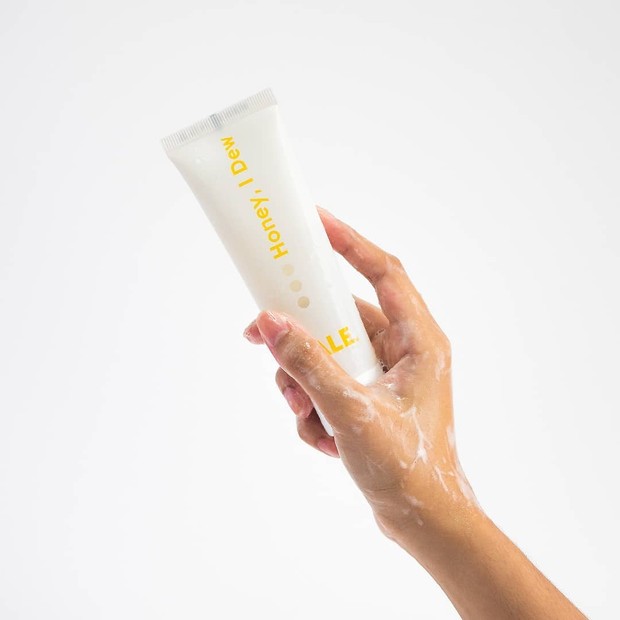 Produk HALE Honey, I Dew yang bisa membersihkan kulit tanpa rasa ketarik