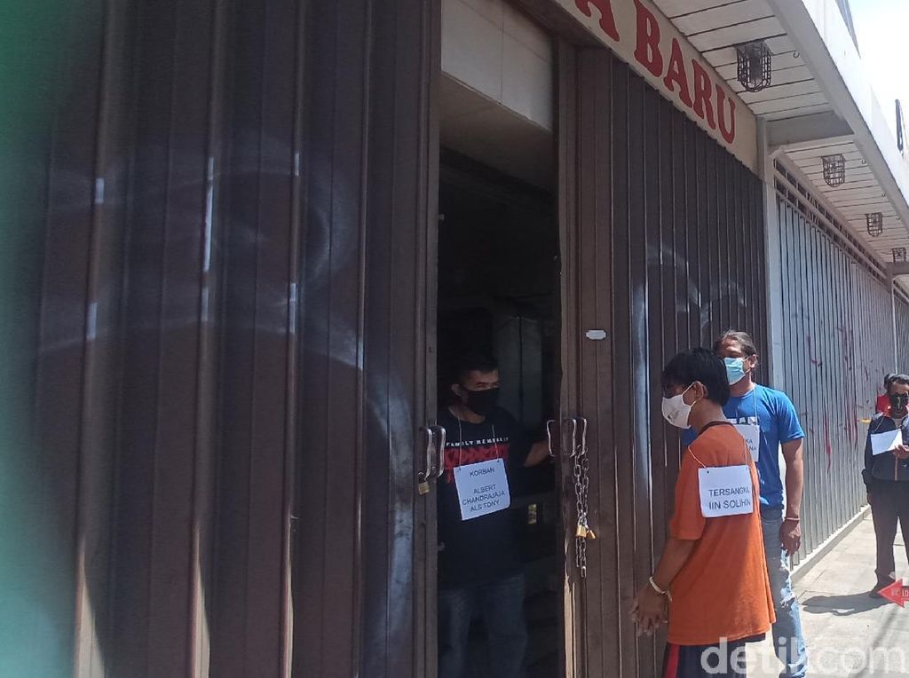 Rekonstruksi Pembunuhan Bos Toko Emas di Bandung, 47 Adegan Diperagakan Rekonstruksi Pembunuhan Bos Toko Emas di Bandung, 47 Adegan Diperagakan