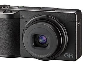 Review Ricoh GR IIIx, Compact Kamera yang Premium Review Ricoh GR IIIx, Compact Kamera yang Premium