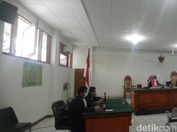 Korupsi Banprov Jabar, Ade Barkah Divonis 2 Tahun Penjara