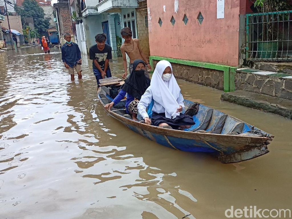 Jabar Hari Ini: 2.000 KK Terdampak Banjir-Heboh Jemaah Meninggal Usai Tanya Kematian