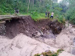BPBD Banjarnegara Catat 9 Lokasi Tanah Longsor-Gerak Akibat Hujan Lebat BPBD Banjarnegara Catat 9 Lokasi Tanah Longsor-Gerak Akibat Hujan Lebat