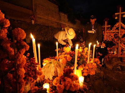 Potret Tradisi Upacara Kematian di Desa Meksiko