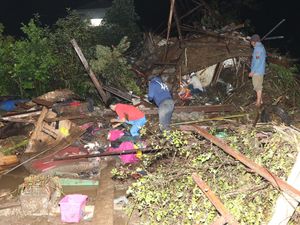 Foto: Dahsyatnya Terjangan Banjir Bandang di Kota Batu