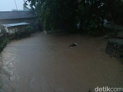 Hujan Lebat di Lamongan, Sejumlah Dusun Banjir Akibat Luapan Sungai