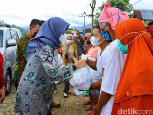 Tinjau Lokasi Banjir, Bupati Ipuk Pastikan Perbaikan Infrastruktur Terdampak Tinjau Lokasi Banjir, Bupati Ipuk Pastikan Perbaikan Infrastruktur Terdampak